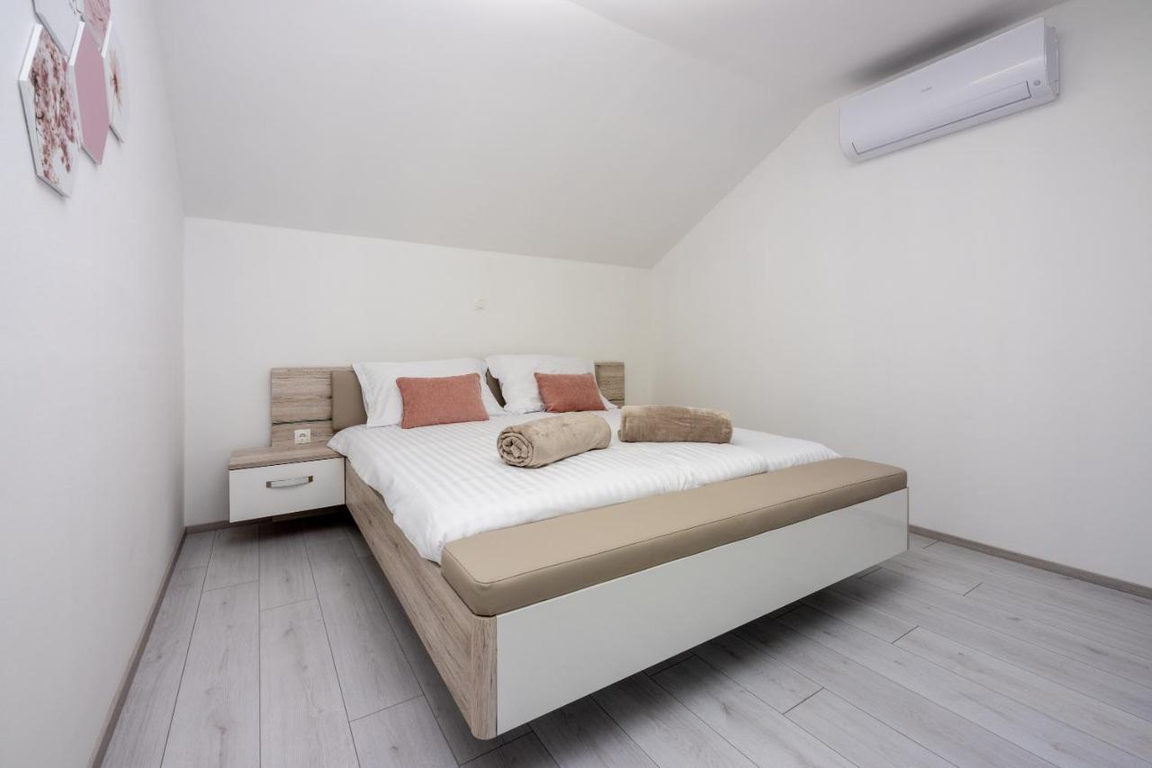 Villa Antani With Heated Pool, Sauna & Jacuzzi Crikvenica Exterior photo
