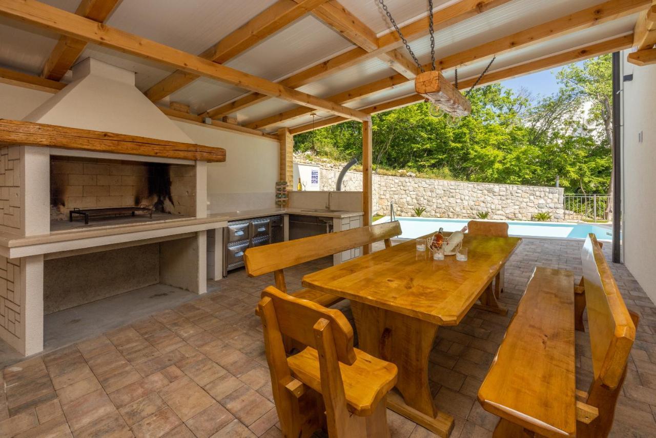 Villa Antani With Heated Pool, Sauna & Jacuzzi Crikvenica Exterior photo